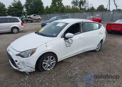 2018 Toyota Yaris Ia z USA, uszkodzony, nr VIN 3MYDLBYV3JY300967
